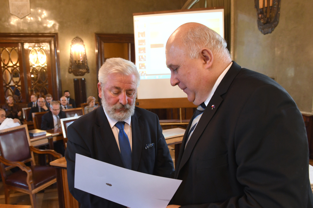 dsc_8349 copy.jpg-Ostatnia sesja RMK VII kadencji  Autor: W. Majka