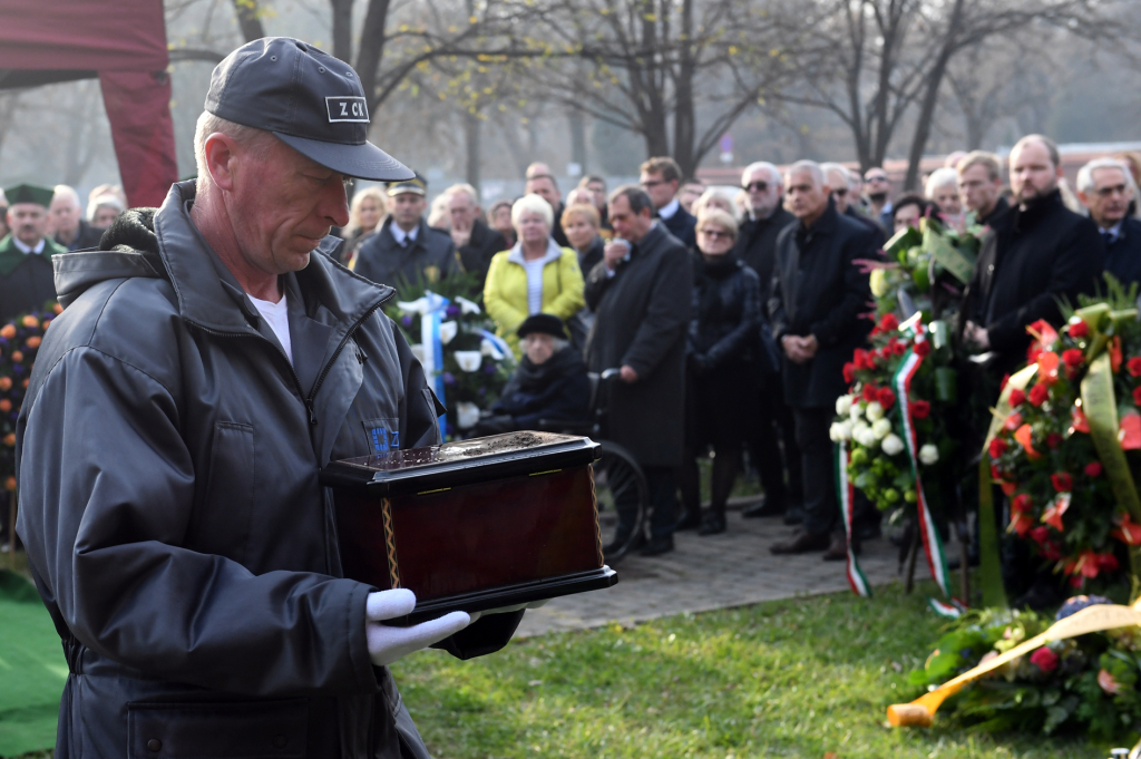 dsc_8707 copy.jpg-Uroczystości pogrzebowe prof. Jerzego Wyrozumskiego  Autor: W. Majka