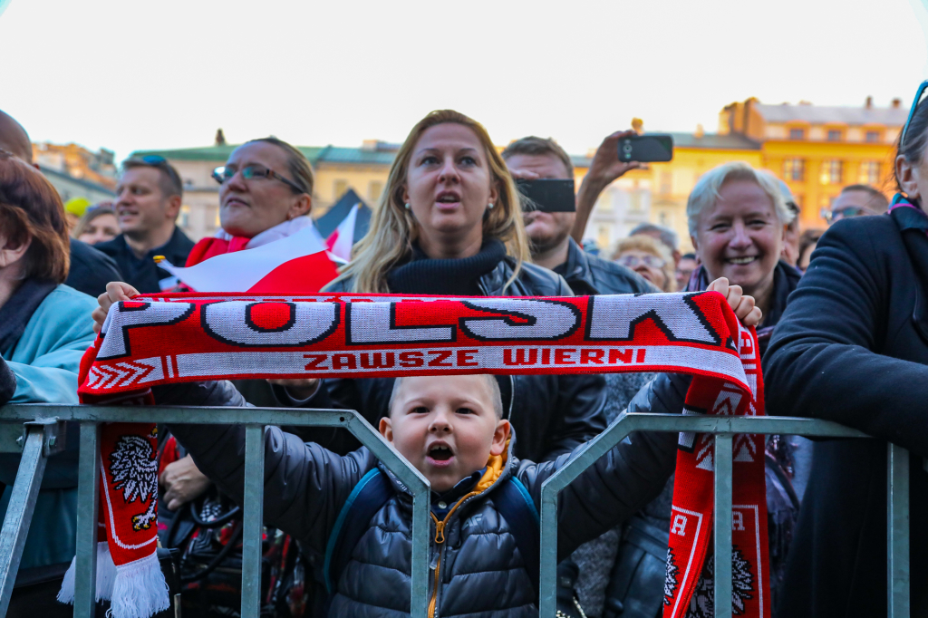 bs-listopada 11, 2018-img_7314.jpg-Lekcja Śpiewania,Niepodległość,100,Majchrowski,Rynek Główny  Autor: B. Świerzowski