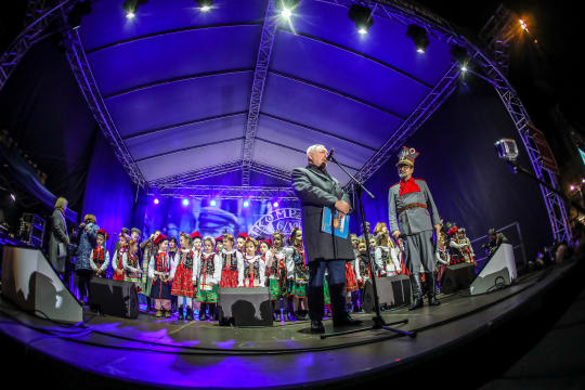 bs-listopada 11, 2018-img_7361.jpg-Lekcja Śpiewania,Niepodległość,100,Majchrowski,Rynek Główny