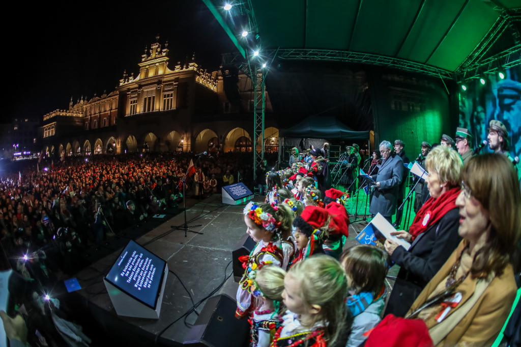 bs-listopada 11, 2018-img_7384.jpg-Lekcja Śpiewania,Niepodległość,100,Majchrowski,Rynek Główny  Autor: B. Świerzowski