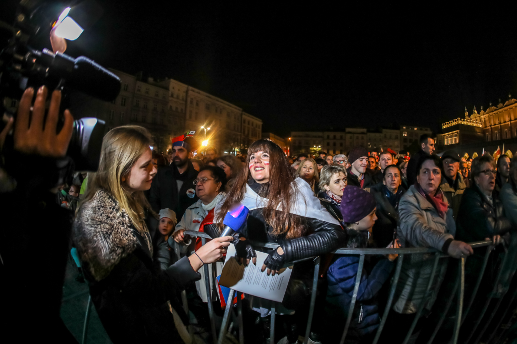 bs-listopada 11, 2018-img_7410.jpg-Lekcja Śpiewania,Niepodległość,100,Majchrowski,Rynek Główny  Autor: B. Świerzowski