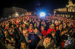 bs-listopada 11, 2018-img_7422.jpg-Lekcja Śpiewania,Niepodległość,100,Majchrowski,Rynek Główny