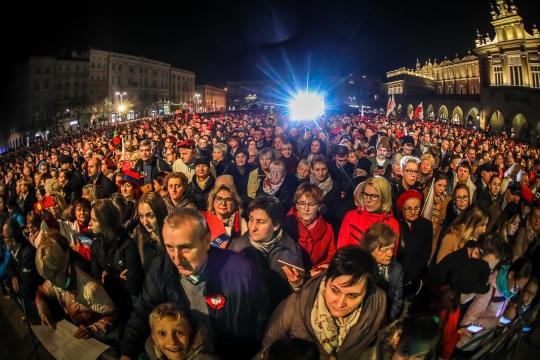 bs-listopada 11, 2018-img_7422.jpg-Lekcja Śpiewania,Niepodległość,100,Majchrowski,Rynek Główny