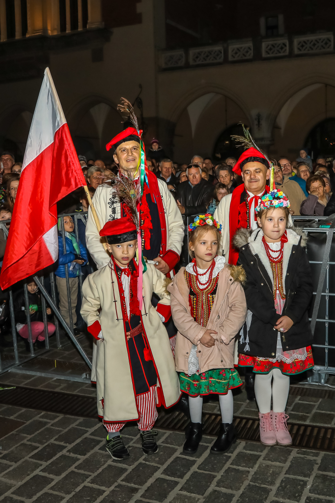 bs-listopada 11, 2018-img_7447.jpg-Lekcja Śpiewania,Niepodległość,100,Majchrowski,Rynek Główny  Autor: B. Świerzowski