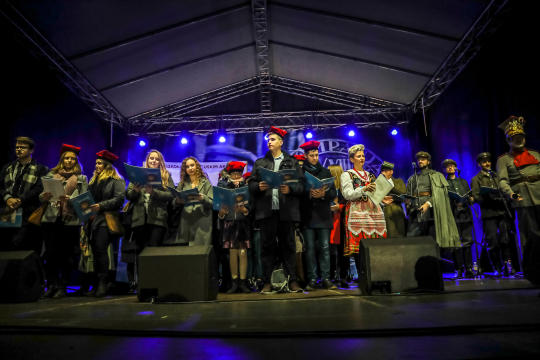 bs-listopada 11, 2018-img_7449.jpg-Lekcja Śpiewania,Niepodległość,100,Majchrowski,Rynek Główny
