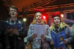 bs-listopada 11, 2018-img_7464.jpg-Lekcja Śpiewania,Niepodległość,100,Majchrowski,Rynek Główny