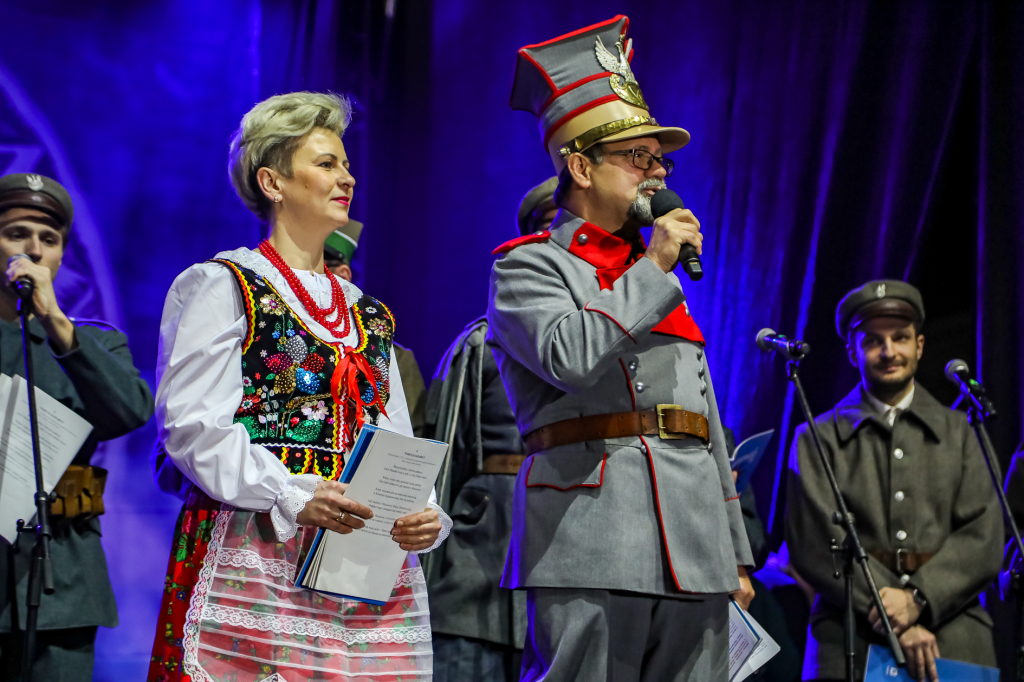 bs-listopada 11, 2018-img_7472.jpg-Lekcja Śpiewania,Niepodległość,100,Majchrowski,Rynek Główny  Autor: B. Świerzowski