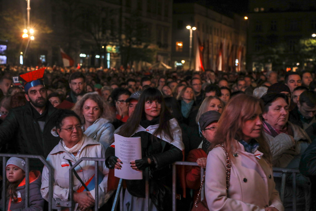 bs-listopada 11, 2018-img_7483.jpg-Lekcja Śpiewania,Niepodległość,100,Majchrowski,Rynek Główny  Autor: B. Świerzowski