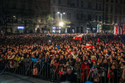 bs-listopada 11, 2018-img_7490.jpg-Lekcja Śpiewania,Niepodległość,100,Majchrowski,Rynek Główny