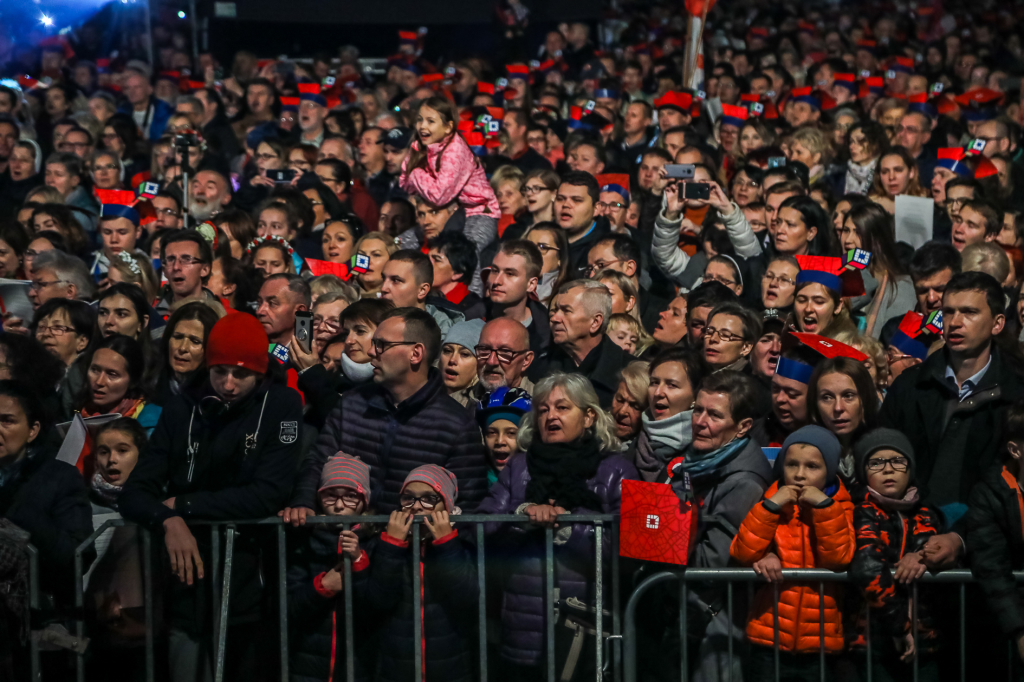 bs-listopada 11, 2018-img_7517.jpg-Lekcja Śpiewania,Niepodległość,100,Majchrowski,Rynek Główny  Autor: B. Świerzowski