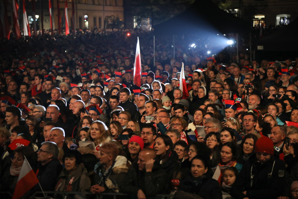 bs-listopada 11, 2018-img_7519.jpg-Lekcja Śpiewania,Niepodległość,100,Majchrowski,Rynek Główny  Autor: B. Świerzowski