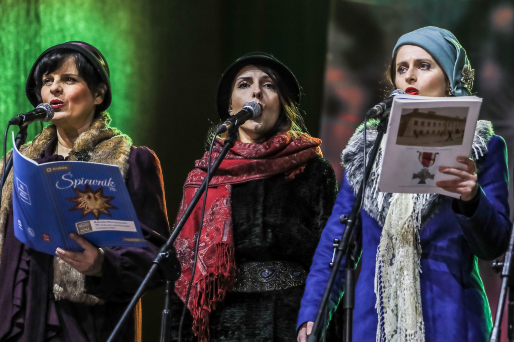 bs-listopada 11, 2018-img_7538.jpg-Lekcja Śpiewania,Niepodległość,100,Majchrowski,Rynek Główny  Autor: B. Świerzowski