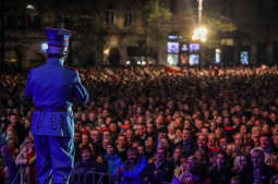 bs-listopada 11, 2018-img_7595.jpg-Lekcja Śpiewania,Niepodległość,100,Majchrowski,Rynek Główny