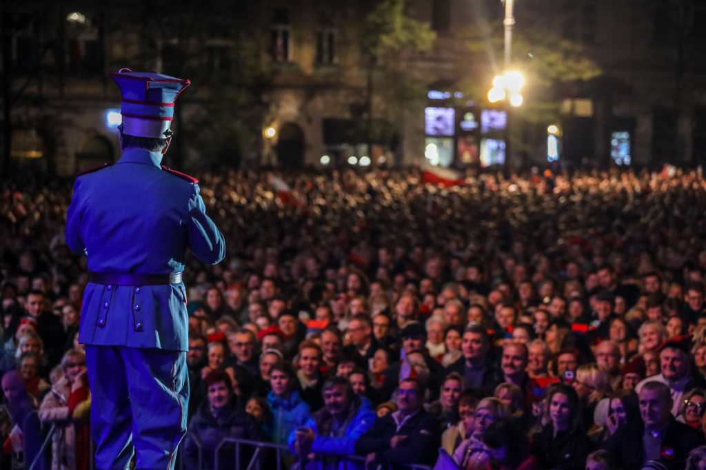 bs-listopada 11, 2018-img_7595.jpg-Lekcja Śpiewania,Niepodległość,100,Majchrowski,Rynek Główny  Autor: B. Świerzowski