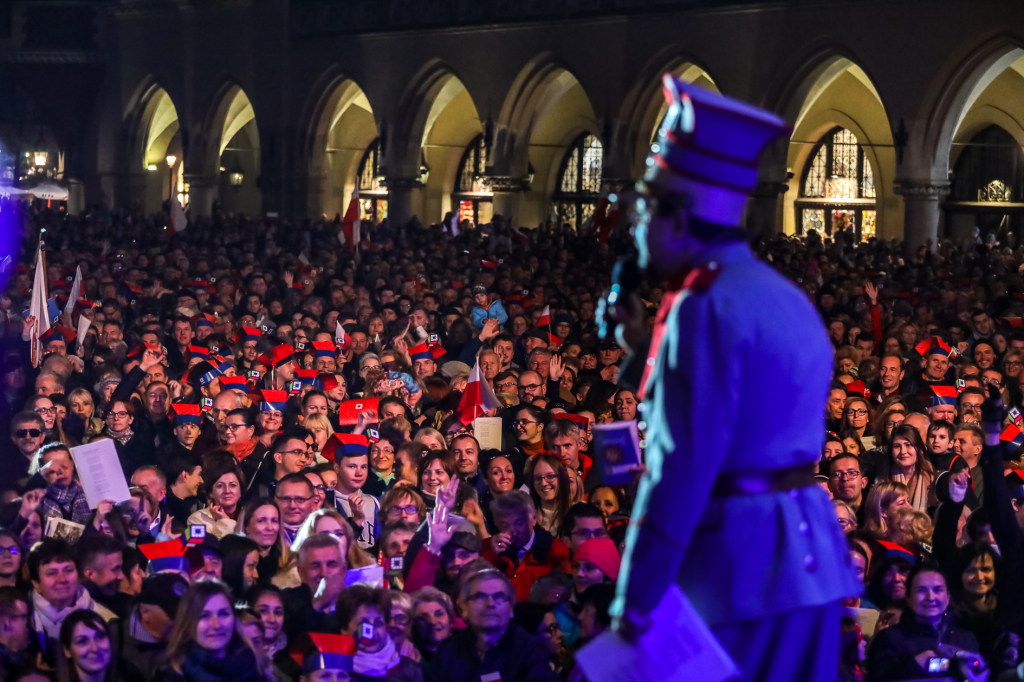 bs-listopada 11, 2018-img_7597.jpg-Lekcja Śpiewania,Niepodległość,100,Majchrowski,Rynek Główny  Autor: B. Świerzowski