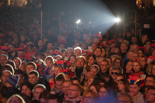 bs-listopada 11, 2018-img_7614.jpg-Lekcja Śpiewania,Niepodległość,100,Majchrowski,Rynek Główny