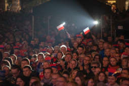 bs-listopada 11, 2018-img_7617.jpg-Lekcja Śpiewania,Niepodległość,100,Majchrowski,Rynek Główny