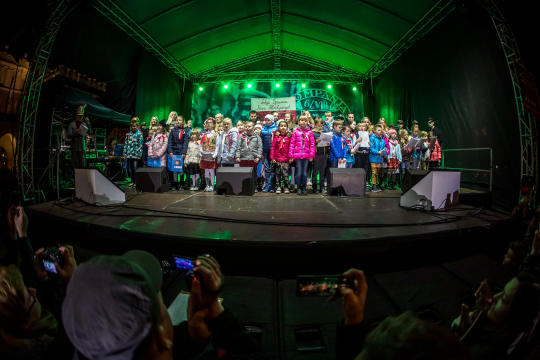 bs-listopada 11, 2018-img_7685.jpg-Lekcja Śpiewania,Niepodległość,100,Majchrowski,Rynek Główny