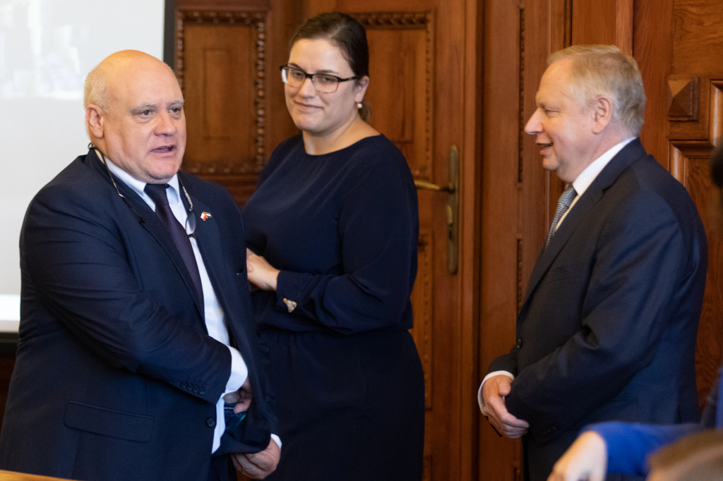 bs_kr_pl181110_7165.jpg-Delegacja,Prezydent Muzyk,Emiraty Arabskie,  Autor: B. Świerzowski