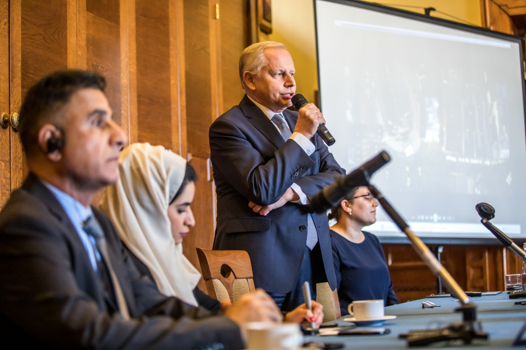 bs_kr_pl181110_7203.jpg-Delegacja,Prezydent Muzyk,Emiraty Arabskie,  Autor: B. Świerzowski