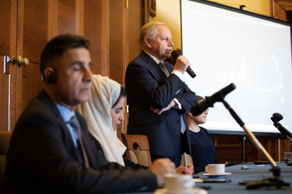 bs_kr_pl181110_7205.jpg-Delegacja,Prezydent Muzyk,Emiraty Arabskie,  Autor: B. Świerzowski