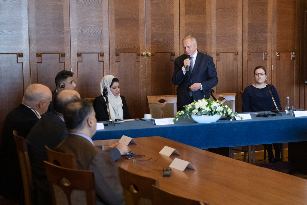 bs_kr_pl181110_7209.jpg-Delegacja,Prezydent Muzyk,Emiraty Arabskie,  Autor: B. Świerzowski