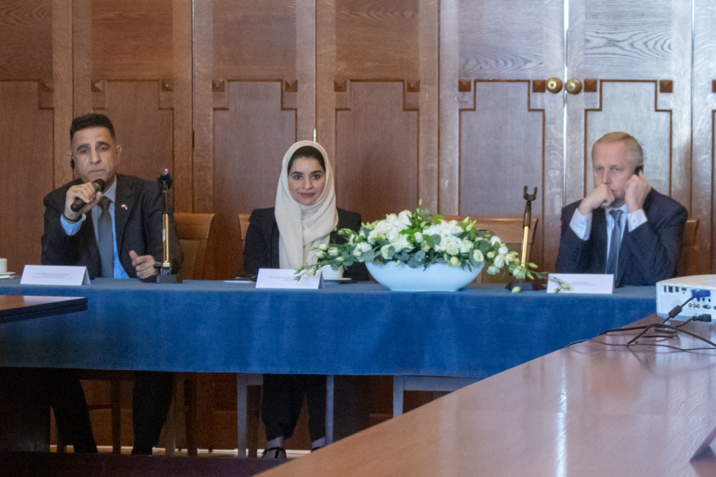 bs_kr_pl181110_7214.jpg-Delegacja,Prezydent Muzyk,Emiraty Arabskie,  Autor: B. Świerzowski