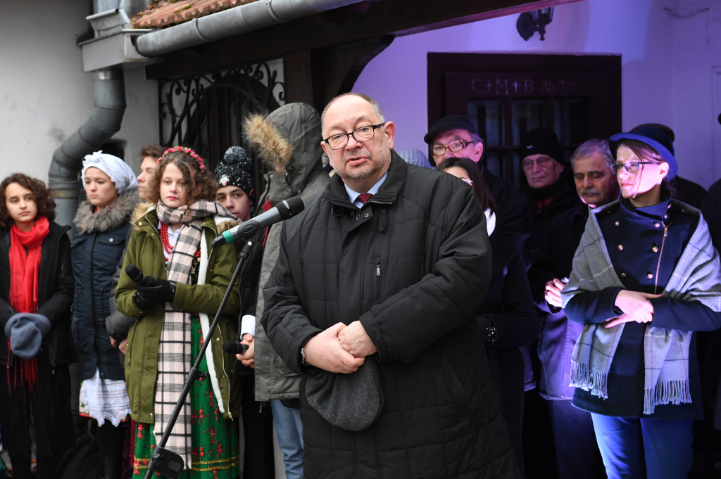 dsc_9704.jpg-osadzenie chochoła  Autor: W. Majka