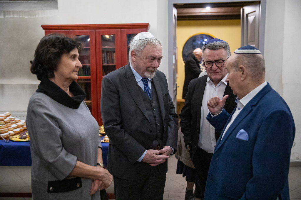 bs-grudnia 09, 2018-img_1830.jpg-Chanuka,Synagoga kupa,Majchrowski,Święto  Autor: B. Świerzowski