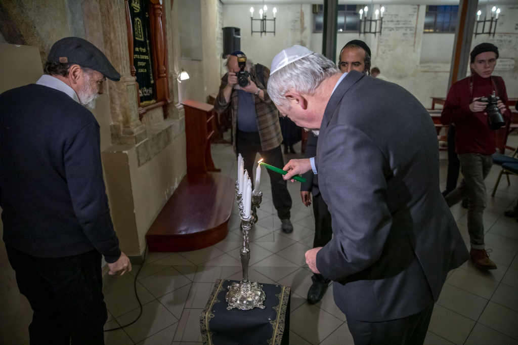 bs-grudnia 09, 2018-img_1906.jpg-Chanuka,Synagoga kupa,Majchrowski,Święto  Autor: B. Świerzowski