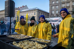 bs_kr_pl181216_4371.jpg-Wigilia,Bezdomni,Jan Kościuszko,Majchrowski,Rynek Główny