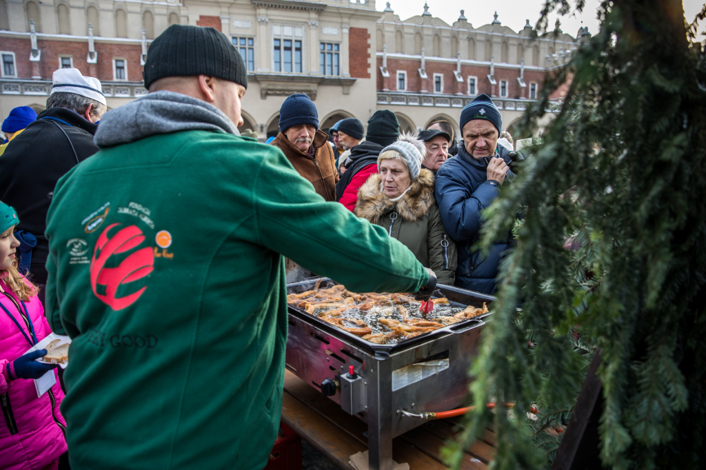 bs_kr_pl181216_4438.jpg-Wigilia,Bezdomni,Jan Kościuszko,Majchrowski,Rynek Główny  Autor: B. Świerzowski