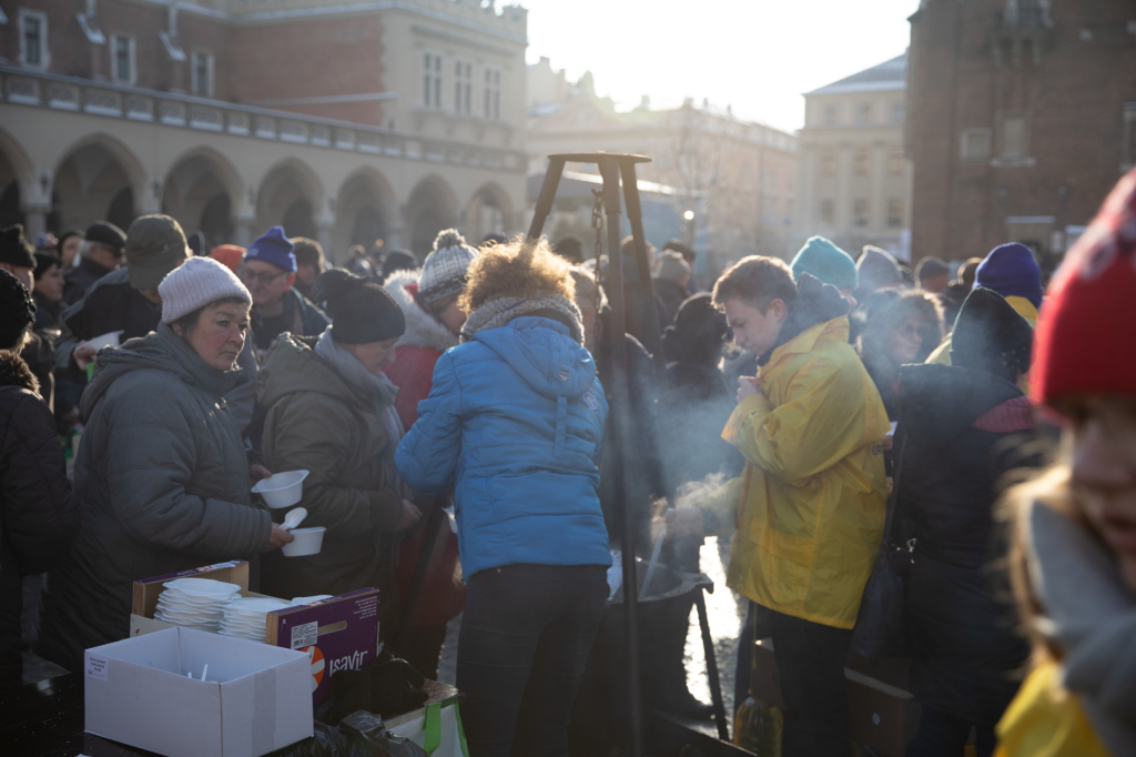 bs_kr_pl181216_4499.jpg-Wigilia,Bezdomni,Jan Kościuszko,Majchrowski,Rynek Główny  Autor: B. Świerzowski