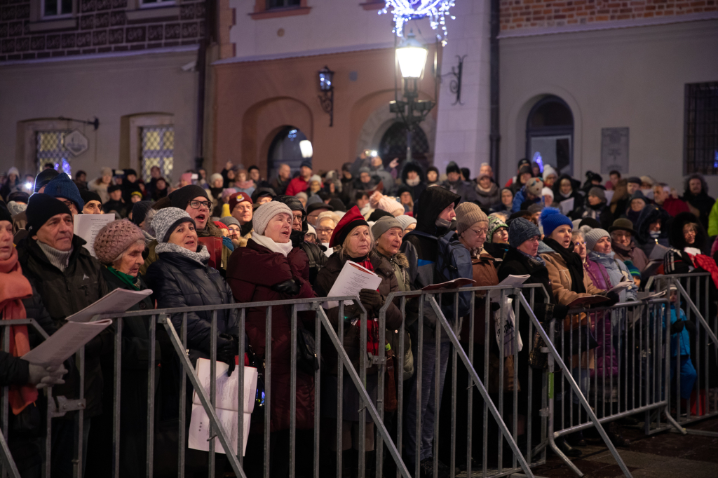 bs-grudnia 16, 2018-img_4781.jpg-Kolędy,Lekcja Śpiewania,Mały Rynek , Domański  Autor: B. Świerzowski