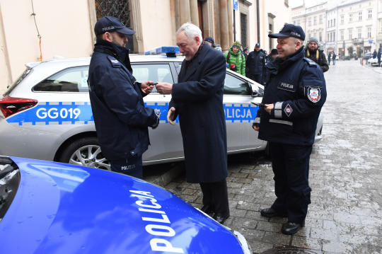 dsc_3268 copy.jpg-Przekazanie radiowozów Policji