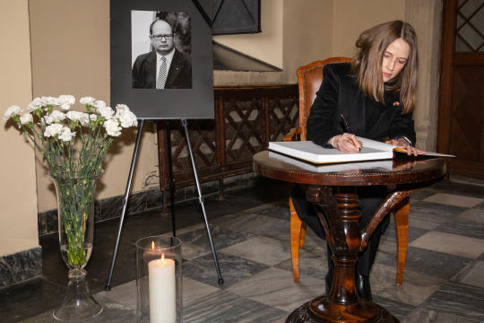 bs_190118_8054.jpg-Adamowicz,Księga ,Kondolencja,UMK