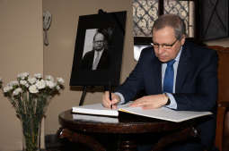 bs_190118_8075.jpg-Adamowicz,Księga ,Kondolencja,UMK