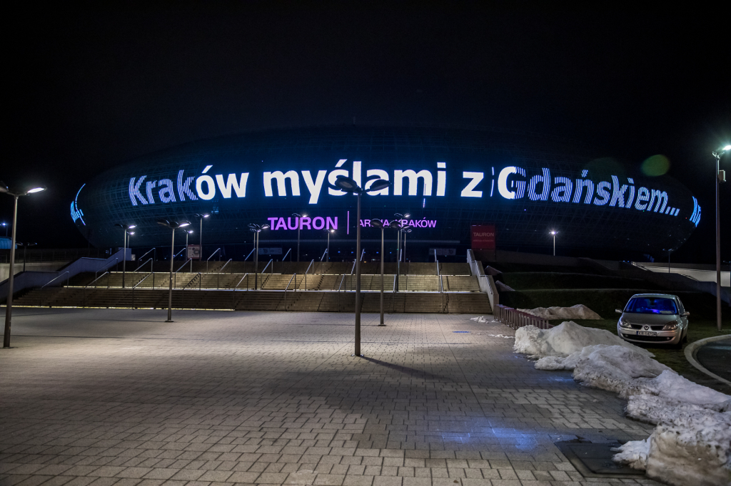 bs-stycznia 18, 2019-img_8286.jpg-Żałoba,Adamowicz,Kraków Myślami z Gdańskiem,Wieża,  Autor: B. Świerzowski