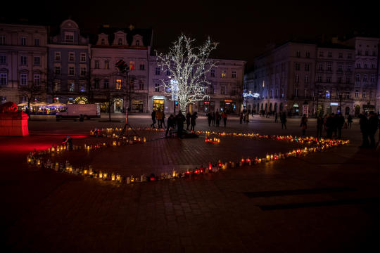 bs-stycznia 18, 2019-img_8359.jpg-Żałoba,Adamowicz,Kraków Myślami z Gdańskiem,Wieża,
