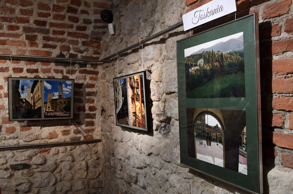 dsc_1695 copy.jpg-Wernisaż wystawy prof. Piotra Sztompki pt. „Pocztówki z Włoch”  Autor: W. Majka