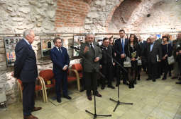 dsc_1757 copy.jpg-Wernisaż wystawy prof. Piotra Sztompki pt. „Pocztówki z Włoch”