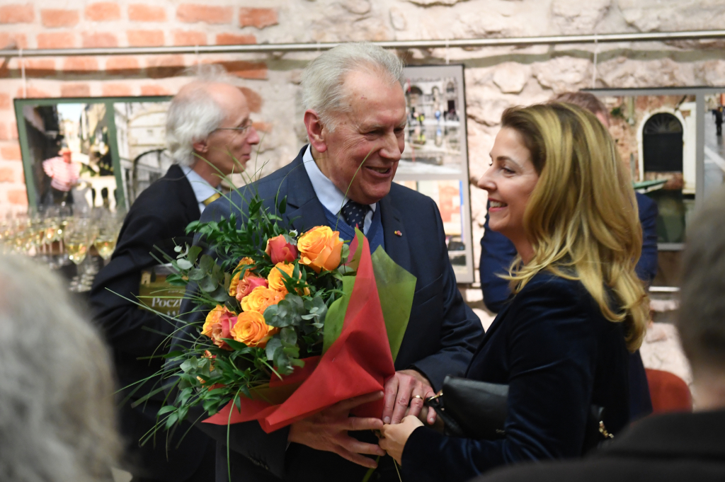 dsc_1814 copy.jpg-Wernisaż wystawy prof. Piotra Sztompki pt. „Pocztówki z Włoch”  Autor: W. Majka