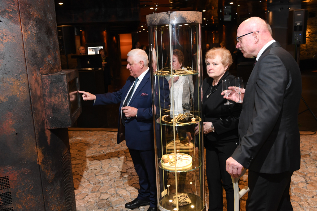 dsc_4131 copy.jpg-Profesorowie  Autor: W. Majka