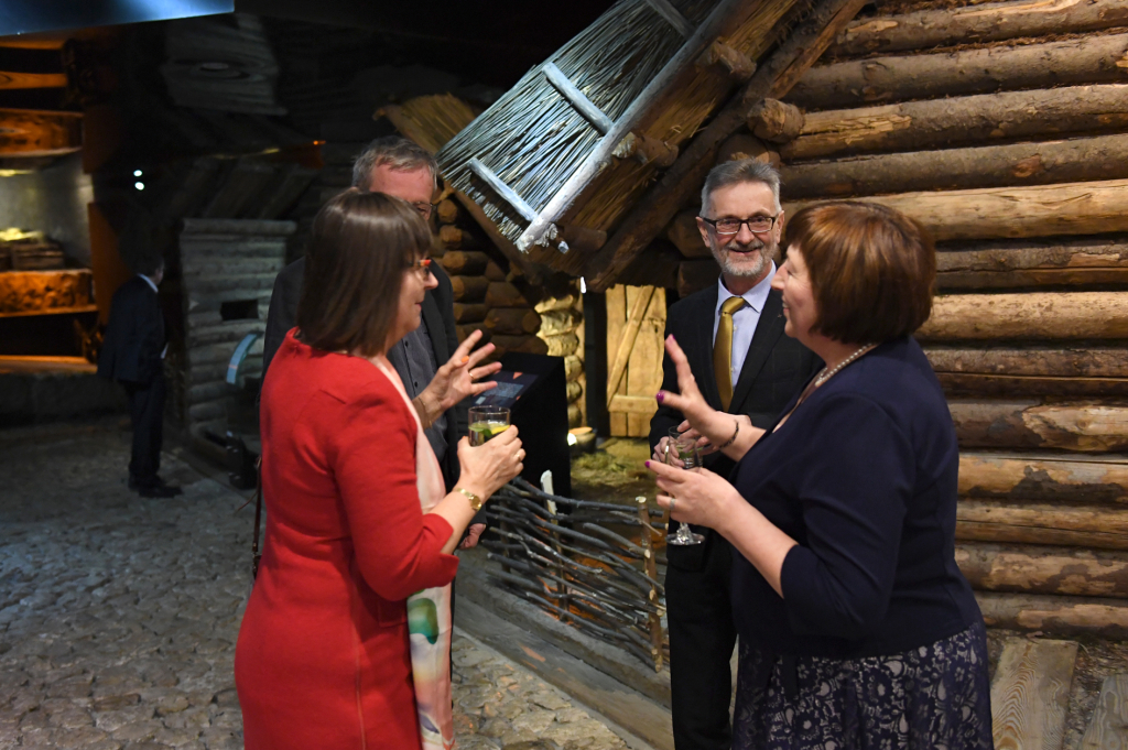 dsc_4145 copy.jpg-Profesorowie  Autor: W. Majka