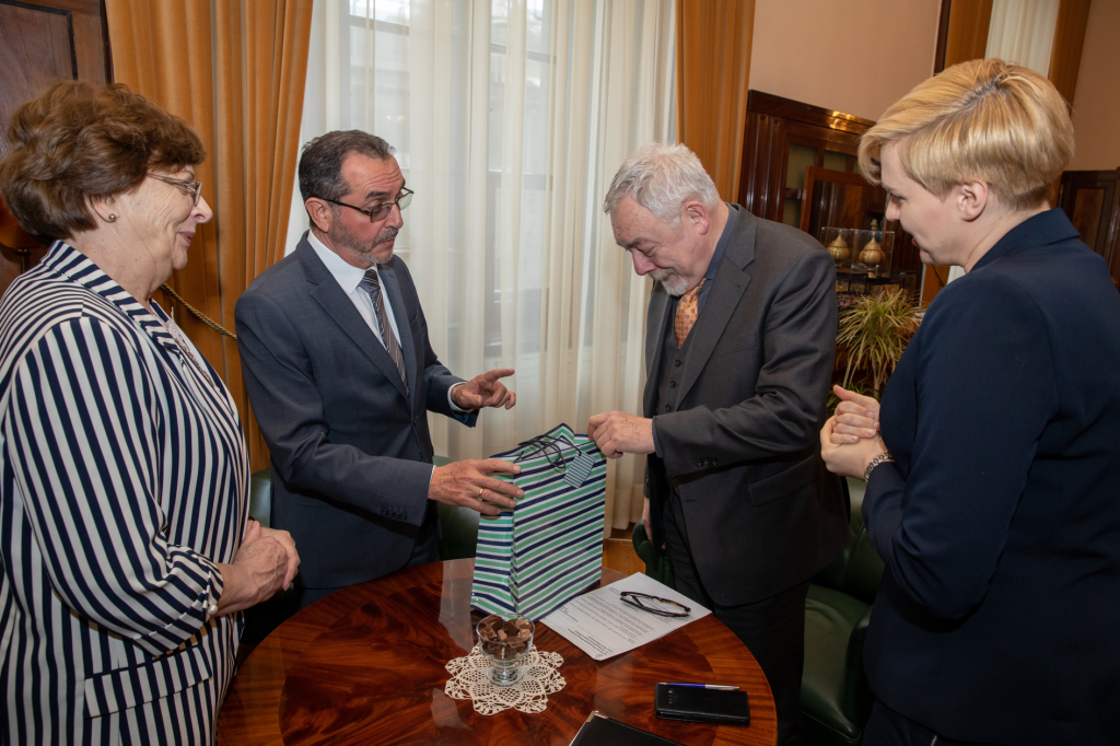 bs_190404_4197.jpg-Ambasador Kuby,J.E. Jorge Marti Martinez ,Majchrowski  Autor: B. Świerzowski