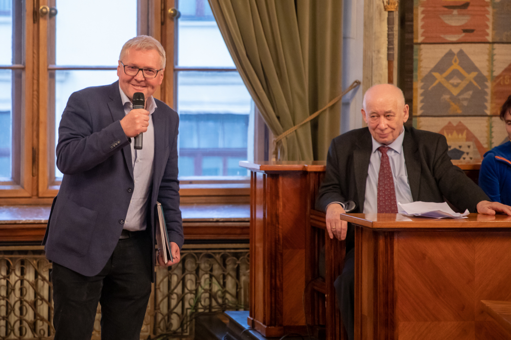 bs-kwietnia 06, 2019-img_4583.jpg-Vetulani, Konferencja,Kośmider,Sala Obrad,Festiwal Wolnej Myśli  Autor: B. Świerzowski