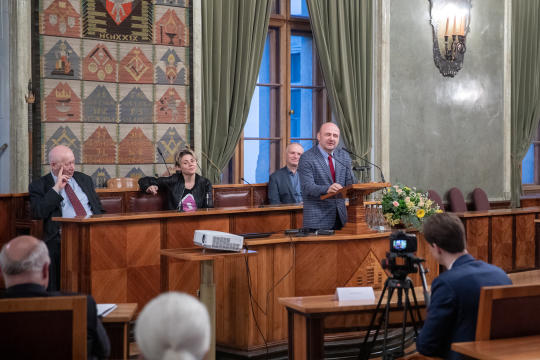 bs-kwietnia 06, 2019-img_4641.jpg-Vetulani, Konferencja,Kośmider,Sala Obrad,Festiwal Wolnej Myśli
