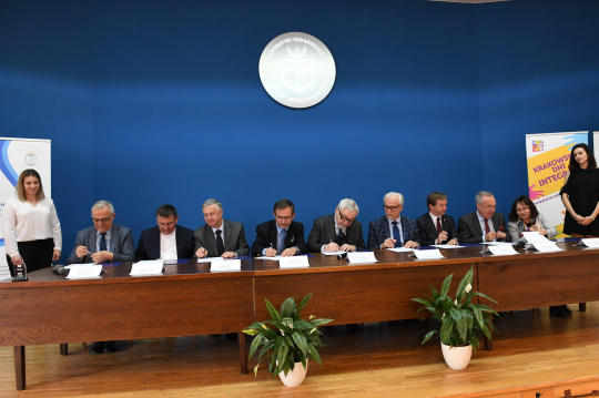 dsc_4889 copy.jpg-podpisanie porozumienia z Krakowskimi Uczelniami Wyższymi