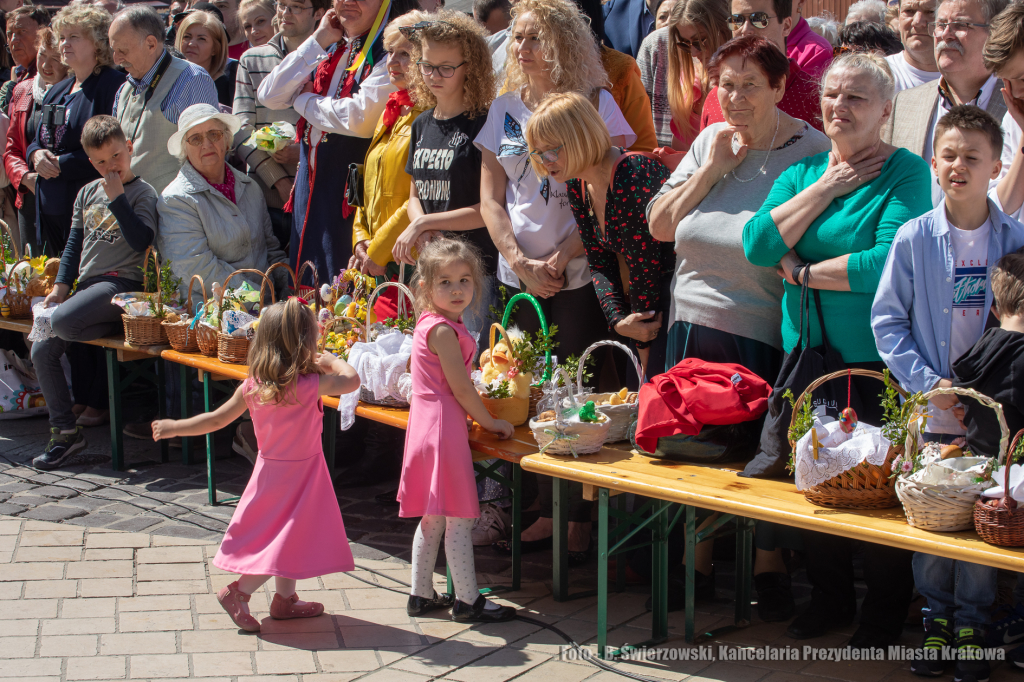 bs-kwietnia 20, 2019-img_5554.jpg-Święcenie,Wielkanoc,Majchrowski  Autor: B. Świerzowski